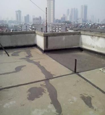 富拉尔基漏水维修 楼顶漏水是什么原因，楼顶漏水维修方法是什么?